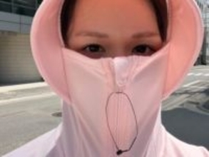 「ただでさえヤバいのに」元人気アイドル、UVパーカー姿公開も「万引きした人みたいにみえるから」の声