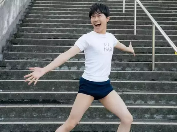 「今までで一番生き生きしてる」鈴木福、ブルマ体操着姿を披露！ 「東スポの一面待ってます」「美脚！」