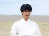 「育ちがいいと感じる高学歴男性俳優ランキング！ 2位「堺雅人」を抑えた1位は？【2026年調査】」の画像1