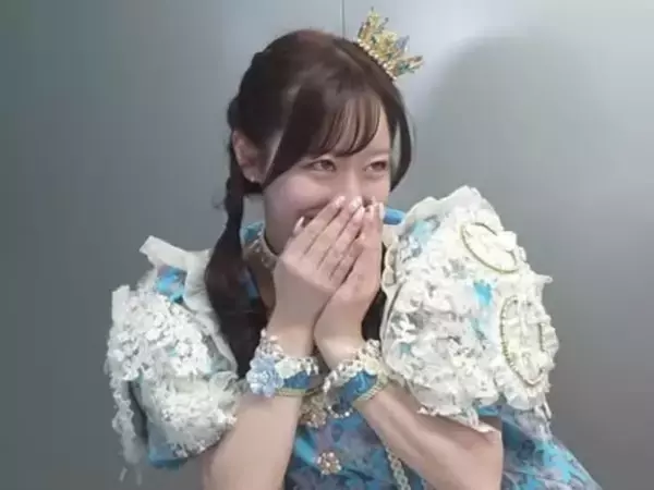 「激ヤバ画像で爆笑」FRUITS ZIPPERメンバー、“スケベの目つき”に反響！ 「アイドルがこんな写真あげていいの？」