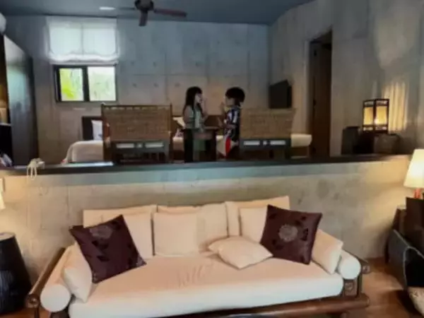 川崎希、沖縄家族旅行ショット公開！ 豪華ホテル＆自然を満喫「たまにマングースがいるみたい」