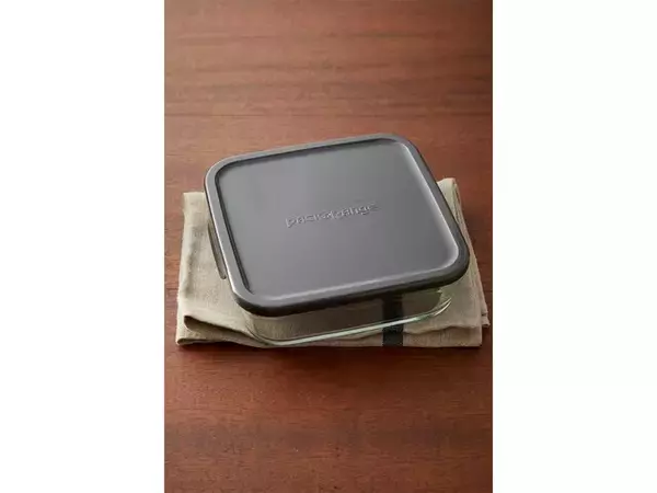 【付録】オリジナルカラーがうれしい「iwaki耐熱調理容器」が付いてくる！ 『復刻版 山本ゆりのおいしいレシピBOOK 限定カラーのiwaki耐熱調理容器つき』が発売中