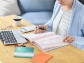 60歳で住宅ローンが残り1000万円超「退職金や年金の繰り上げ受給で、早めに返済したほうがいい？」