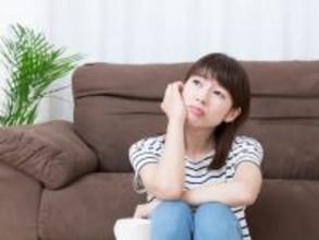 「わざわざ一人暮らしするより楽」35歳女性、年収600万円。貯金10万円で「ついついお金を使っちゃいます」という本音