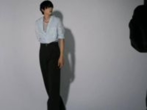 「足長すぎてるからさすがに」町田啓太、圧巻スタイルにファン歓喜！ 「スタイルの良さが際立つ……」