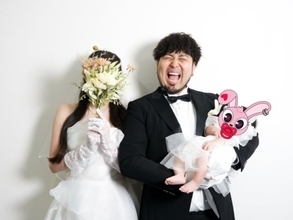 「泣けます…」人気YouTuber、“6年越しの”結婚＆第1子誕生を報告！ 「奥さんの顔の隠し方雑で好き」