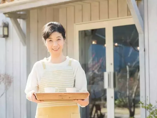 来年から年金を受給予定。パート収入とあわせて、年総額190万円の収入です。夫の健康保険の扶養から抜けなくてはならないですか？