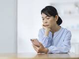 「「また引っ越すと思うと仕事探しに真剣になれない」夫の年収900万円・52歳専業主婦の夫婦給与事情」の画像1