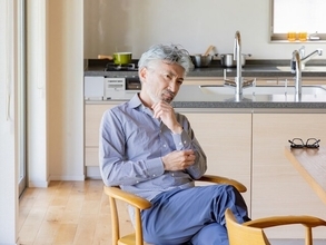 金融資産9500万円「はたして使い切れるか。相続した土地や墓もどうするか」65歳男性のひとり暮らし