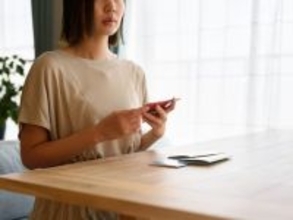 預貯金250万円の6割を「auじぶん銀行の定期に」30歳女性の現金管理