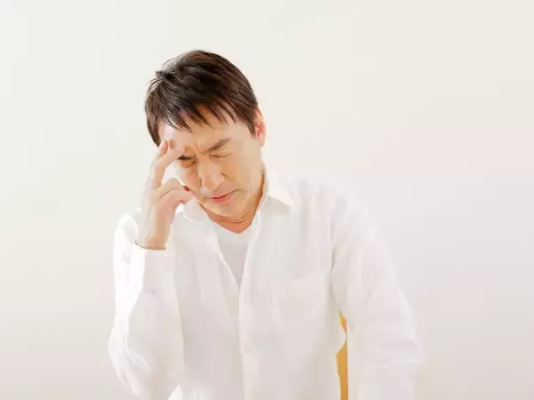 「一人暮らしを行う意味もなく…」53歳男性、年収400万円。貯金1000万円でも「世間体」に悩む実情