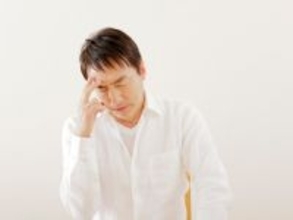 「一人暮らしを行う意味もなく…」53歳男性、年収400万円。貯金1000万円でも「世間体」に悩む実情