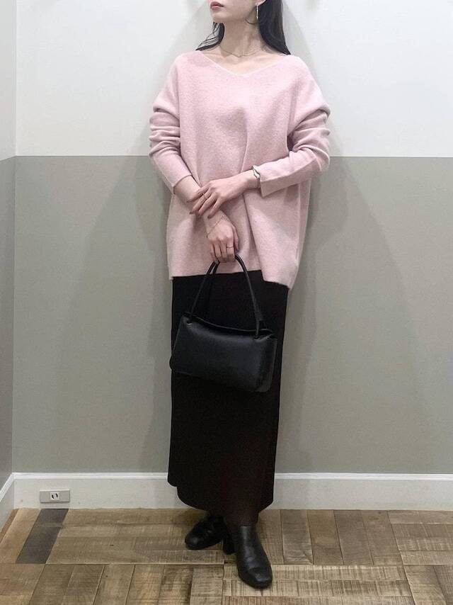 【2026年トレンドカラー】「ハートフェルト・ピンク」「クラウドダンサー」でつくる大人の冬コーデ