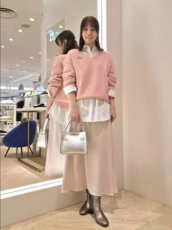 「【2026年トレンドカラー】「ハートフェルト・ピンク」「クラウドダンサー」でつくる大人の冬コーデ」の画像