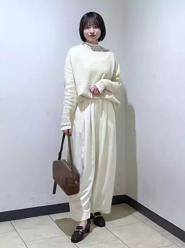 「【2026年トレンドカラー】「ハートフェルト・ピンク」「クラウドダンサー」でつくる大人の冬コーデ」の画像