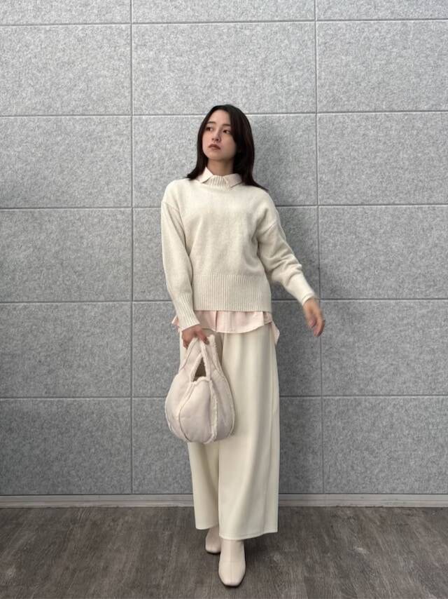 【2026年トレンドカラー】「ハートフェルト・ピンク」「クラウドダンサー」でつくる大人の冬コーデ