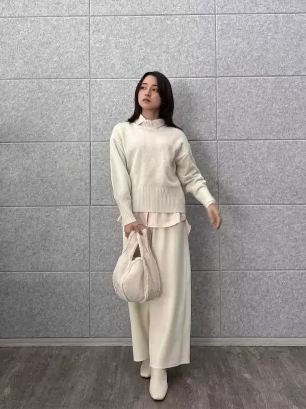 「【2026年トレンドカラー】「ハートフェルト・ピンク」「クラウドダンサー」でつくる大人の冬コーデ」の画像