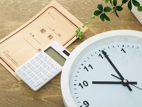 年金21万円と給与40万円「自分から退職希望を出さない限り、定年はなし」70歳の1人暮らし
