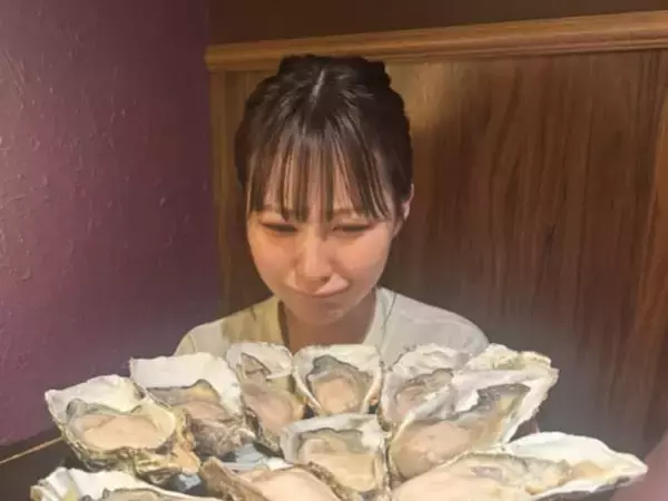 「食べ過ぎ　ヤバい」女性アイドル、大量の牡蠣を食べる「絶対あたっちゃう量」「日本の牡蠣食べ尽くすのか」