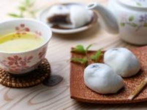 Q. 「和菓子は健康的で、洋菓子よりも太らない」って本当ですか？【管理栄養士が解説】