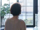 「「精神的にも家計的にも負担が大きかった」30歳女性が物価高で昔の同僚と“距離を置いたワケ”」の画像1