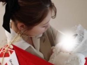 「しっかりママのかんろくある」吉田朱里、娘のお宮参りショット公開「産後とは思えないほどお美しい」