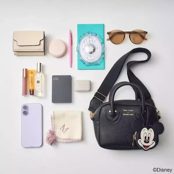 「【付録】ミッキーの「ショルダーバッグ＆チャームポーチ」が付いてくる！ 予約必須の『YOUNG&OLSEN The DRYGOODS STORE SHOULDER BAG BOOK』は5月26日発売」の画像