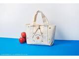 「「BAYFLOW」×ハローキティが夢のコラボ！『BAYFLOW × HELLO KITTY 刺繍ロゴトートバッグ BOOK』の「日焼けキティ刺繍トート」がたまらない」の画像1