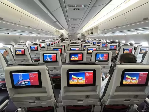 「飛行機のモバイルバッテリー使用禁止に困惑も……「機材ガチャ」ハズレを回避する予約前の新常識」の画像