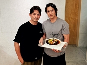 「いい男同士だ…」岡田准一、「良い男」とのツーショット公開！ 「関係が素敵すぎます」