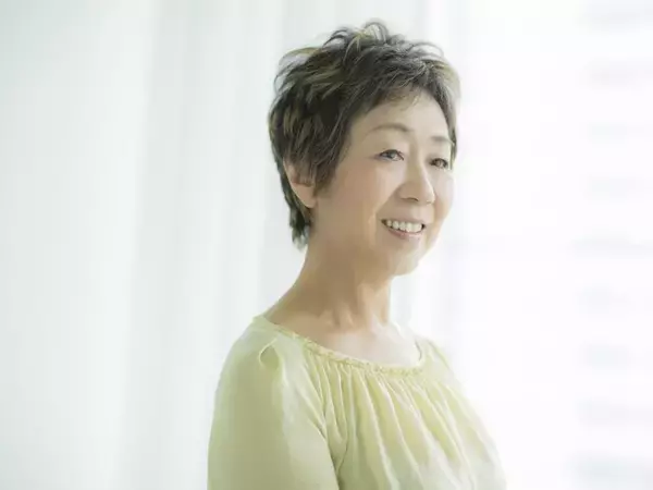 一生貧乏な人は寝る前に何をしている？ お金が貯まらない習慣とは