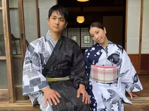 「昭和初期の新婚家庭みたい」“りくりゅう”三浦璃来＆木原龍一、浴衣姿の2ショットに「美男美女」の声