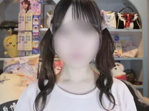 「何事かと」整形アイドル、顔モザイクで更新停止理由明かす。「手の震え？！心配ですよ」の声も