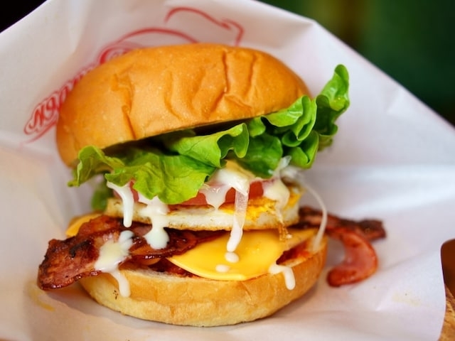 旅先で食べたい「長崎県のご当地グルメ」ランキング！ 2位「佐世保バーガー」を抑えた1位は？【2025年調査】