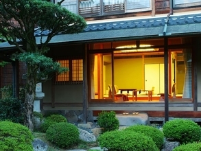 【兵庫県で泊まってよかった】「城崎温泉 西村屋本館」は数寄屋造りの趣と日本庭園に癒やされる、格式ある伝統の宿