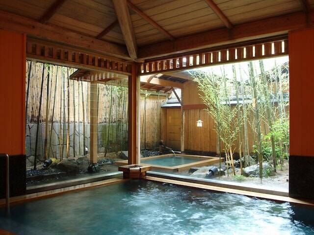 【兵庫県で泊まってよかった】「城崎温泉 西村屋本館」は数寄屋造りの趣と日本庭園に癒やされる、格式ある伝統の宿