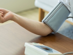 減塩しても血圧が下がらないのはなぜ? 睡眠不足と高血圧の意外な関係