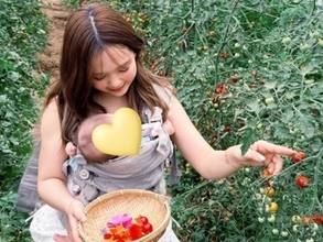 「顔ちっっちゃ！」藤田ニコル、娘と初の北海道旅行を公開！ 「スタイルよすぎるよ〜」「幸せそうで嬉しい」