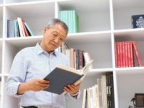貯蓄額2000万円「主食は食パン、夏は水風呂、図書館で読書」66歳男性の物価高の節約生活