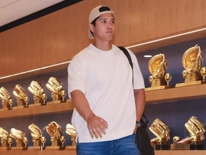 「セオリー道理の爽やかさ」大谷翔平、私服姿で球場入り！ ドジャースの初戦へ「新たな歴史の1ページを開く」