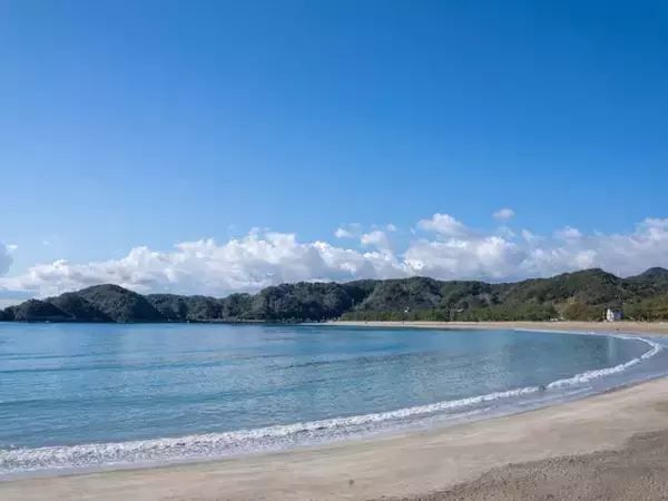 【静岡県】"日本渚100選"の絶景白浜が目の前に広がる。南伊豆の静かな保養地「弓ヶ浜温泉」の魅力とは？