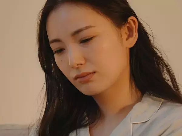 「外では平気なのに、一人になると落ち込んで涙が出ます」うつ病の可能性は？【精神科医が回答】