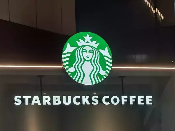 スタバを家族全員で…いいなあ。世帯年収650万円・37歳女性「正直他の人はみんなお金持ちに見えます」