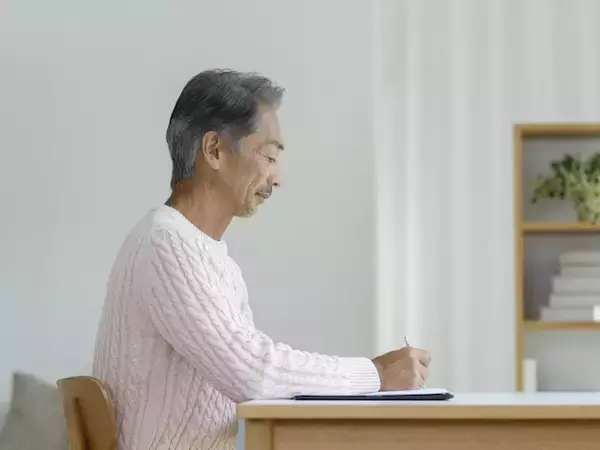 月9万円余るはずが「実際は2万円しか貯金できない」68歳男性の年金生活