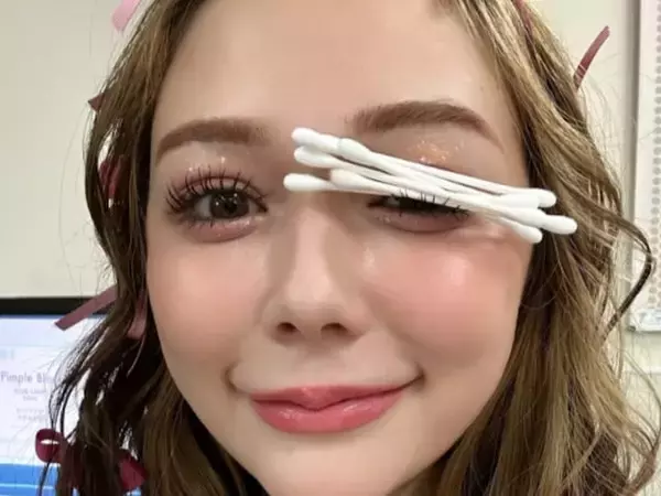 「何じまん？笑」村重杏奈、“姫ギャル時代”の写真に反響「すご！５〜6本乗ってるw」「まつ毛強い」