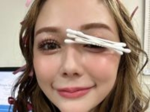 「何じまん？笑」村重杏奈、“姫ギャル時代”の写真に反響「すご！５〜6本乗ってるw」「まつ毛強い」