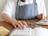 「「一番削りやすかったから」31歳主婦が月1万5000円を節約…物価高で"真っ先に削った"支出」の画像1