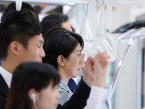 「なんで誰も教えてくれないの？」ジッパー全開でも“見て見ぬふり”。他人に無関心な現代のリアル