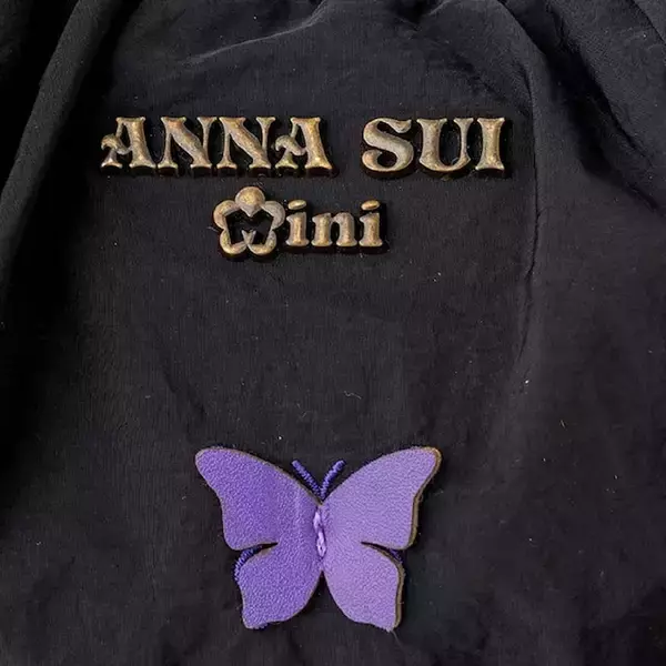 「【付録】ANNA SUI「2wayクロワッサンバッグ」が付いてくる！ 予約必須の『ANNA SUI mini 2wayクロワッサンバッグBOOK』は6月4日発売」の画像