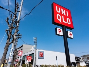 「ちょっとー！ これ売ってたの」ユニクロのサテンブラウスに再販希望殺到。品切れ続出の人気ぶり